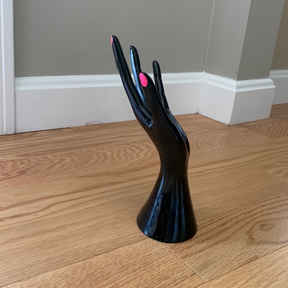 Ring display hand